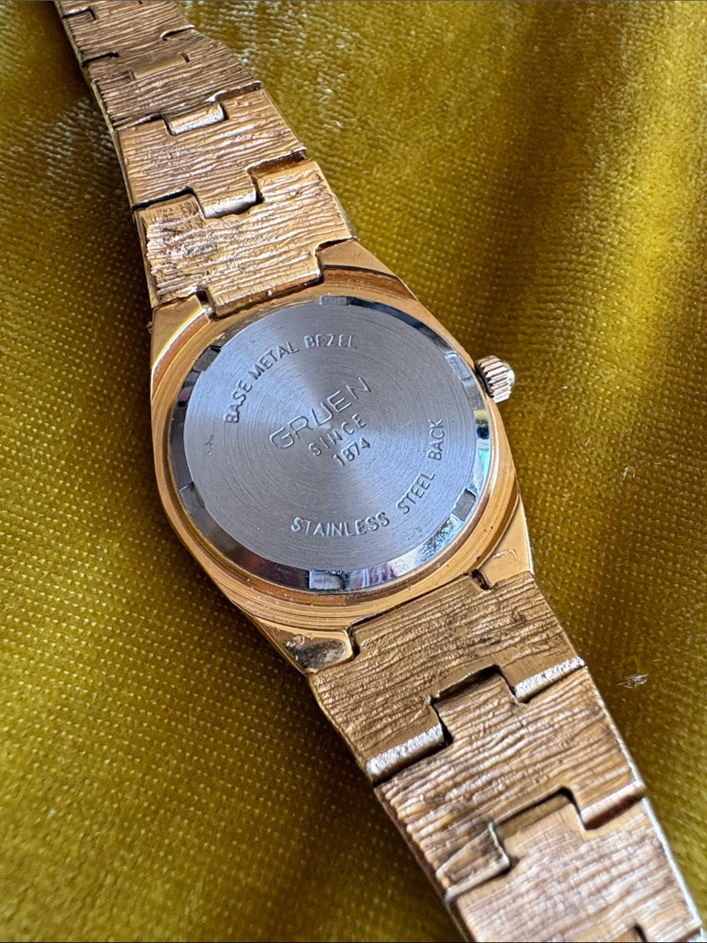 Vintage Gruen Gold Nugget Diamond Precision Quartz Watch w Stainless Steel Back - Picture 3 of 3